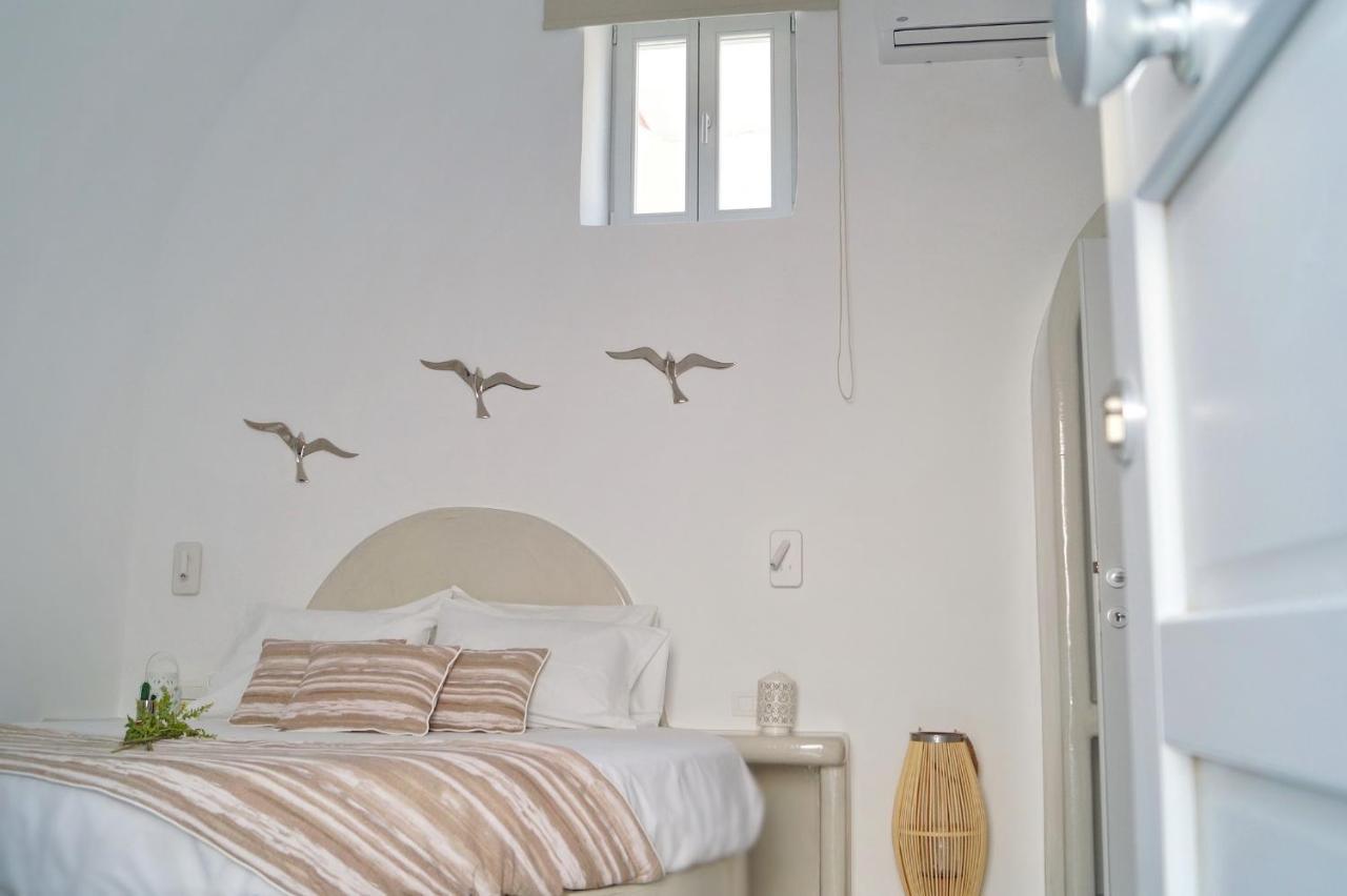 Golden Stone Santorini Suites Akrotírion Екстериор снимка