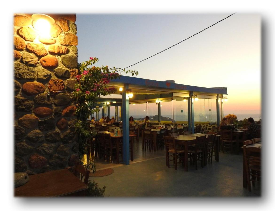 Golden Stone Santorini Suites Akrotírion Екстериор снимка