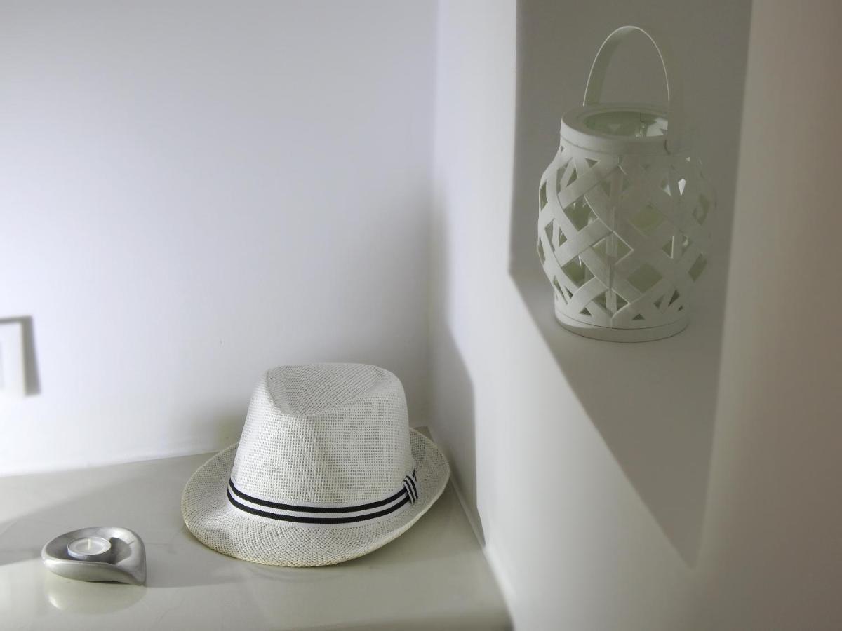 Golden Stone Santorini Suites Akrotírion Екстериор снимка