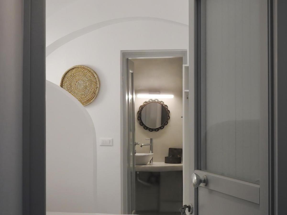 Golden Stone Santorini Suites Akrotírion Екстериор снимка