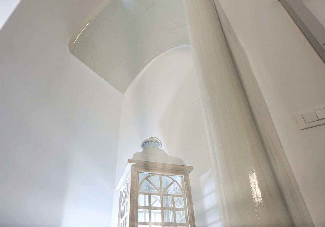 Golden Stone Santorini Suites Akrotírion Екстериор снимка