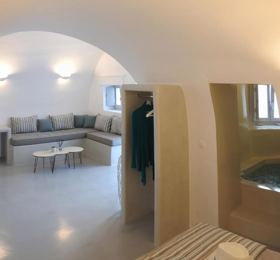 Golden Stone Santorini Suites Akrotírion Екстериор снимка