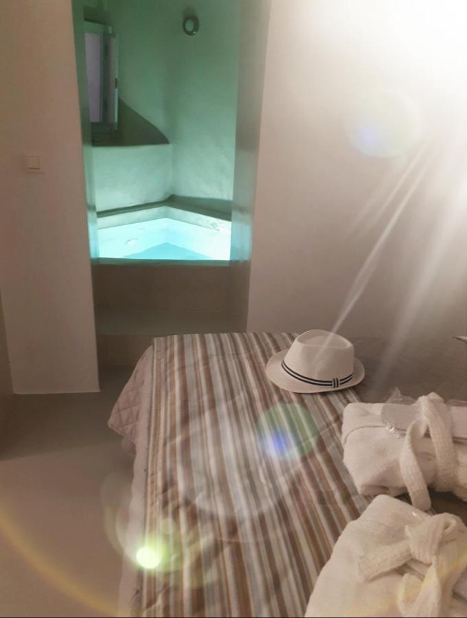 Golden Stone Santorini Suites Akrotírion Екстериор снимка